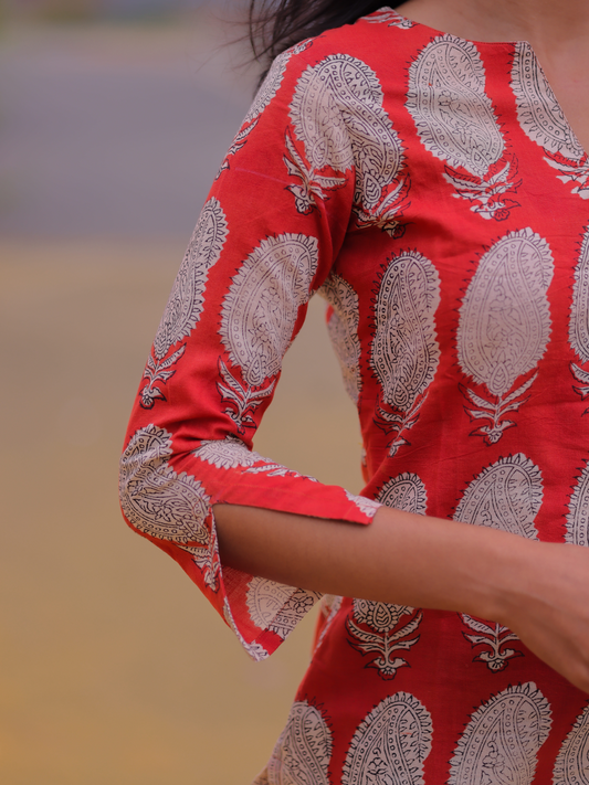 AK107 - Red Cotton Kurti
