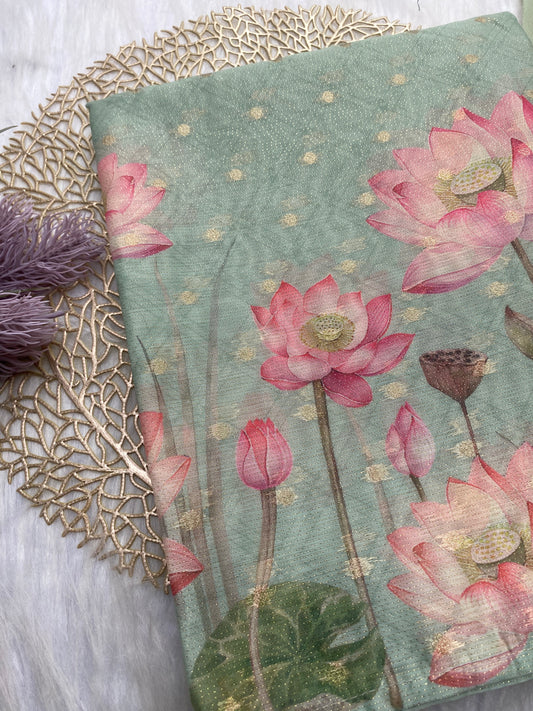 AT112 - Pista tissue with lotus printed